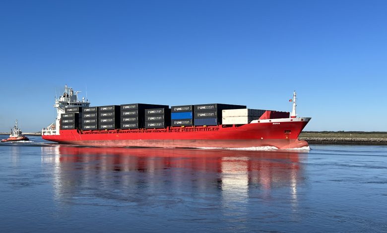 Porto de Aveiro passa a ter escala semanal de contentores Porto de Aveiro passa a ter escala semanal de contentores