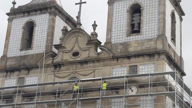 Obras de limpeza exterior na Igreja Matriz de Ovar