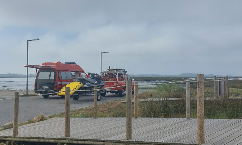 Corpo de homem encontrado na Ria, no lugar da Marinha Corpo de homem encontrado na Ria, no lugar da Marinha