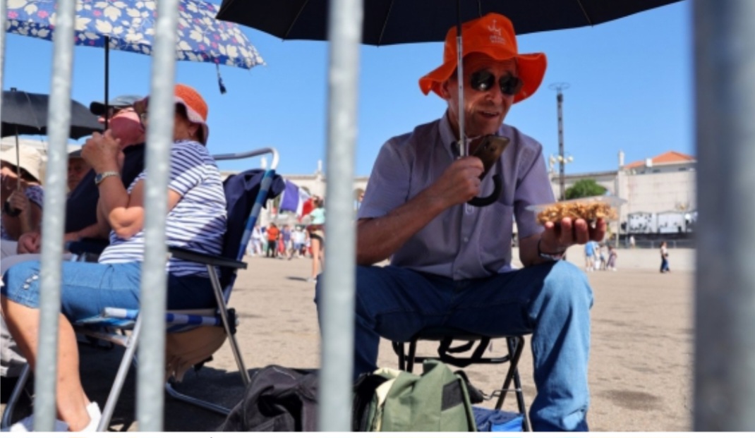 Carlos e Lucília dormiram ao relento para ver o Papa