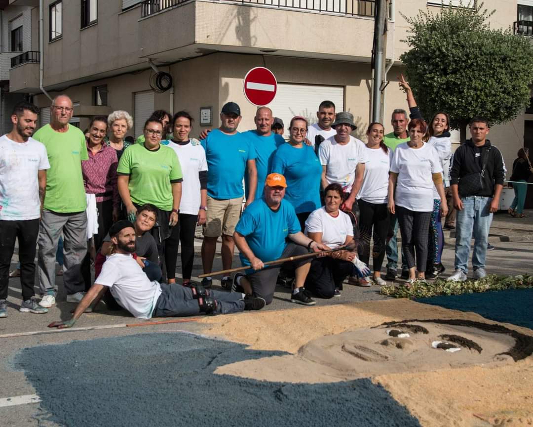 Furadouro: Milhares a ver o tapete das Festas do Mar