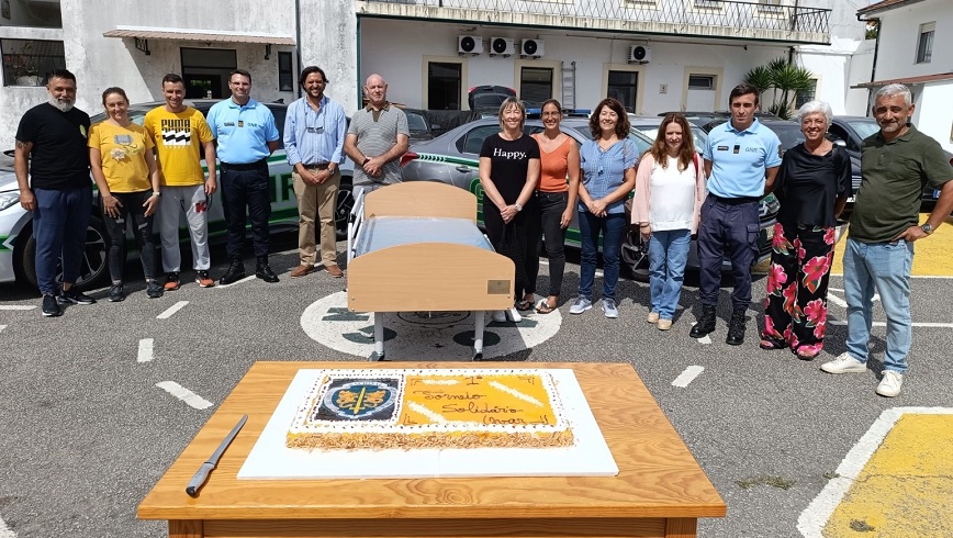 GNR: "Futebol Solidário" oferece cama articulada a idosa