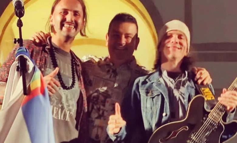 Joni Oliveira canta ao lado do ícone pernambucano, André Rio Joni Oliveira canta ao lado do ícone pernambucano, André Rio