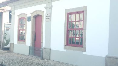 “Trancas à porta” do Museu Júlio Dinis por causa da chuva