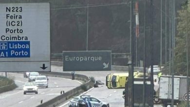 Despiste de ambulância do INEM causa dois feridos