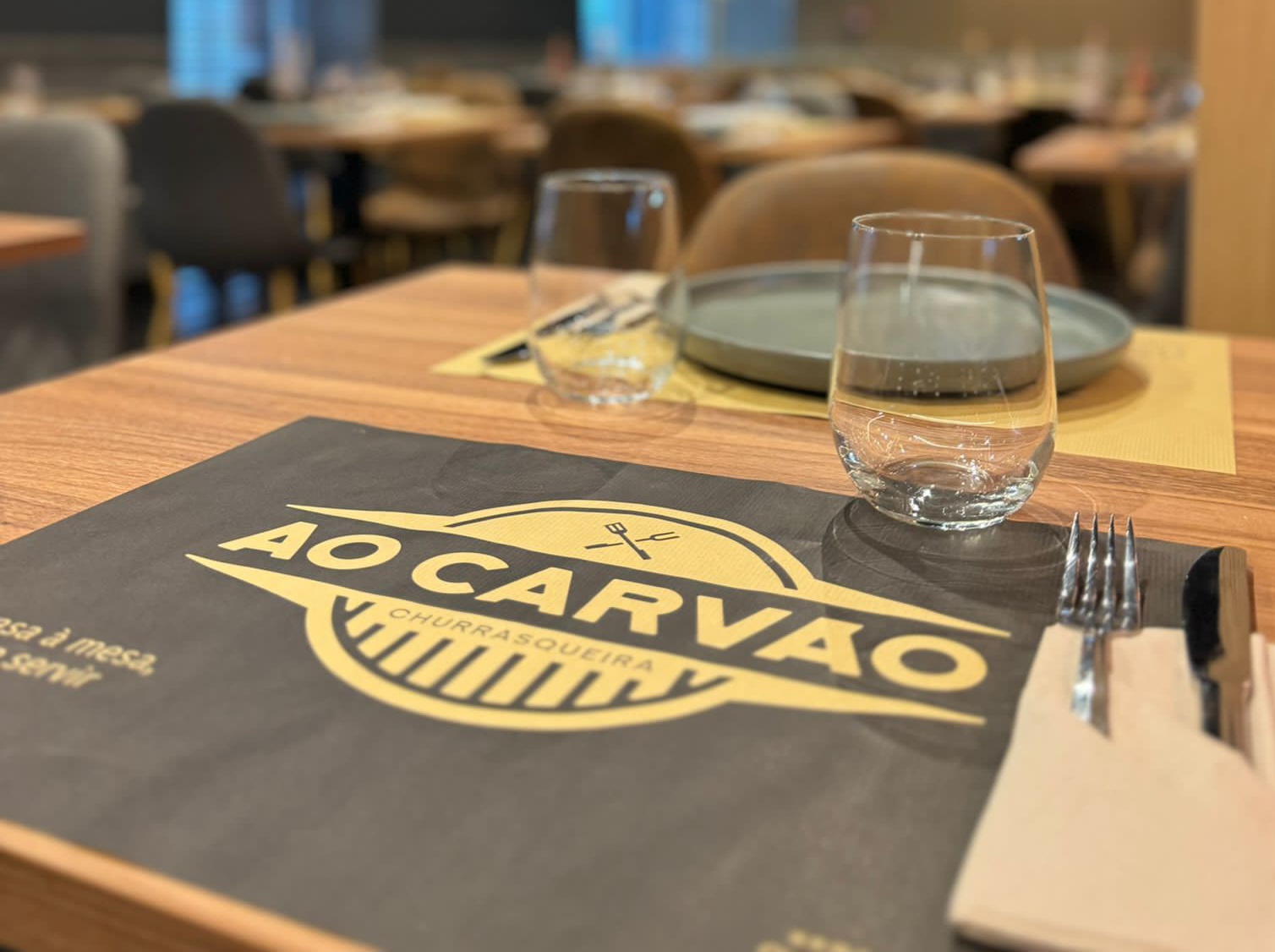 "Ao Carvão": Da brasa à mesa, a arte de servir churrasco