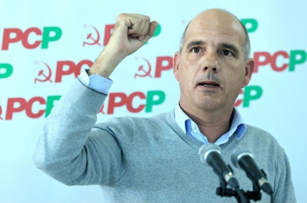 "Há demasiados deputados ao serviço da banca" - Paulo Raimundo