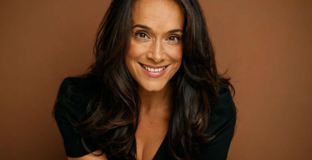 Karine Lima conversa com o "fratuguês" José Cruz