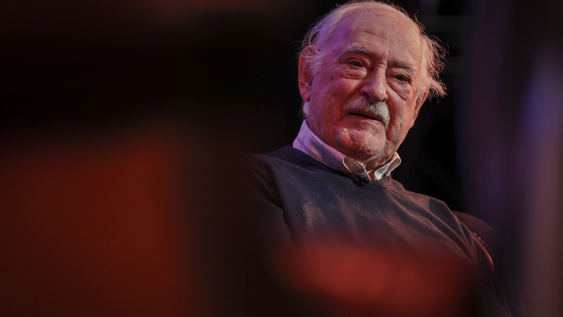 Ruy de Carvalho despede-se de Ramos Costa. "Até sempre"