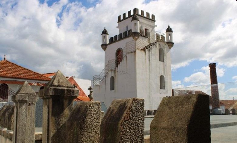 Ameia do “Castelo” soltou-se e caiu na rua
