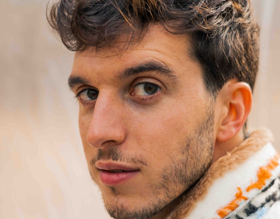 Rui Oliveira lança novo single com "sonoridade pop refrescante"