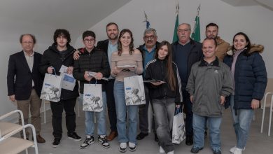 Antigos Alunos da Escola Oliveira Lopes atribui bolsas de estudo