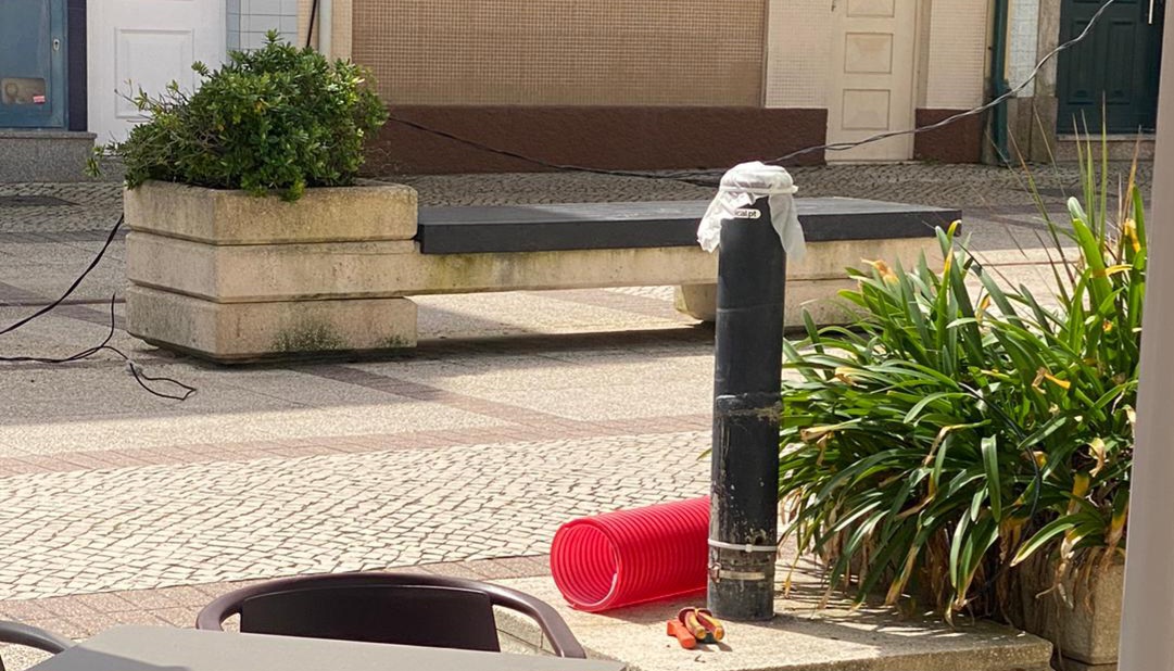 Poste eliminado, noites (ainda) mais escuras na Avenida Central