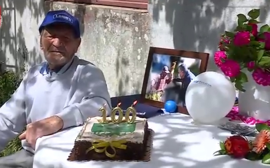 PSP canta os "Parabéns" a centenário ovarense