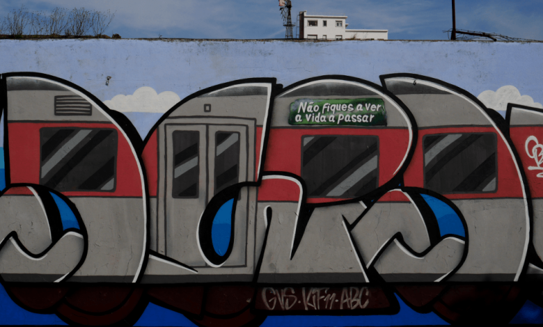 Esmoriz: “Graffiter” apanhado em flagrante a pintar comboio