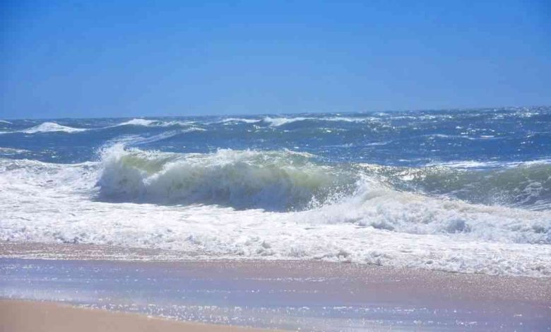 Um morto e dois feridos no mar da praia dos Marretas Um morto e dois feridos no mar da praia dos Marretas