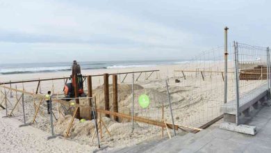 Praia da Torreira tem novo equipamento de apoio de praia em construção