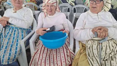 Lavadeiras de Lourosa brincam ao Carnaval de Ovar sem idade