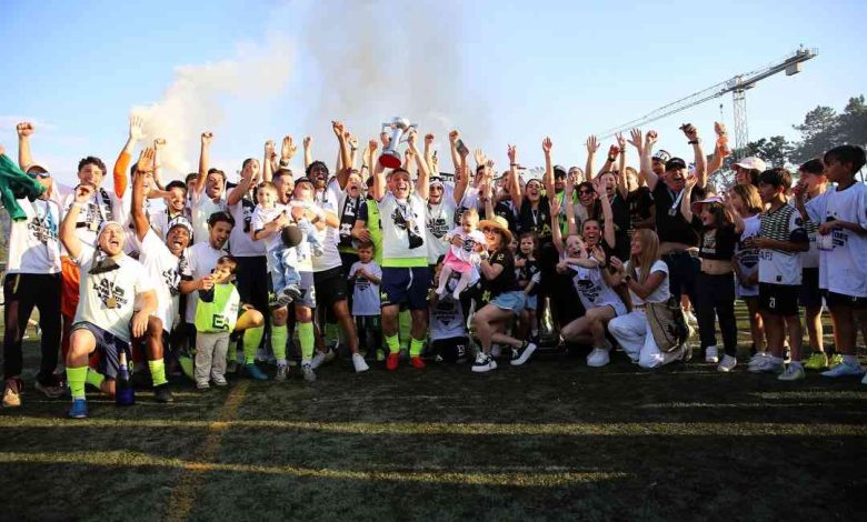 Florgrade FC levantou a taça da conquista do Campeonato Sabseg Florgrade FC levantou a taça da conquista do Campeonato Sabseg