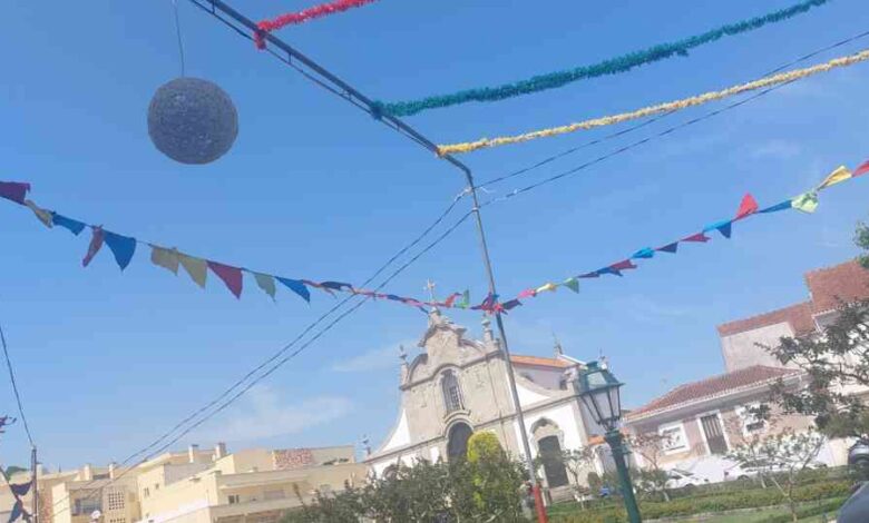“Verbenas” animam o Largo dos Combatentes “Verbenas” animam o Largo dos Combatentes