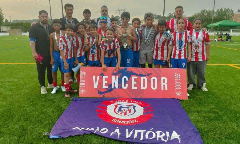 Infantis B do SC Esmoriz são campeões distritais
