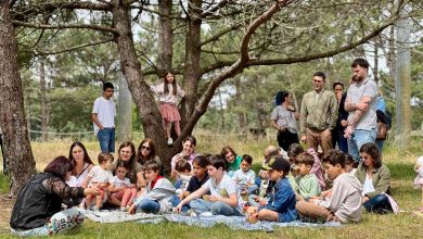 Entre pinheiros e crianças, brincou-se à sombra da esperança – Por Sandra Marques