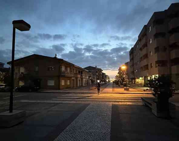 Falta de iluminação pública na Avenida dos Bombeiros Voluntários do Porto – Praia do Furadouro (Correio do Leitor) Falta de iluminação pública na Avenida dos Bombeiros Voluntários do Porto – Praia do Furadouro (Correio do Leitor)