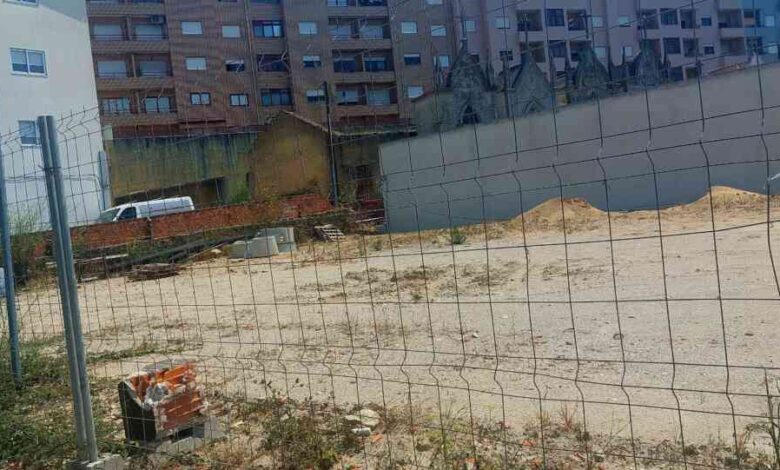 Obra do estacionamento junto ao Cemitério de Ovar continua suspensa pela CCDRC Obra do estacionamento junto ao Cemitério de Ovar continua suspensa pela CCDRC