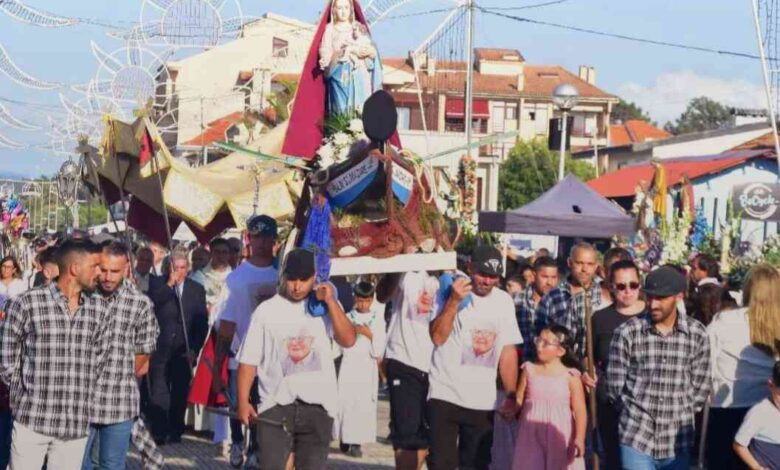 Multidão assistiu à Benção do Mar na praia de Cortegaça