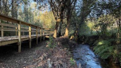 Mais um passadiço do Rio Uíma em curso une três freguesias da Feira: Caldas de S. Jorge, Pigeiros e Escapães Mais um passadiço do Rio Uíma em curso une três freguesias da Feira: Caldas de S. Jorge, Pigeiros e Escapães