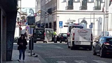 Acidente complica trânsito no centro de Ovar Acidente complica trânsito no centro de Ovar