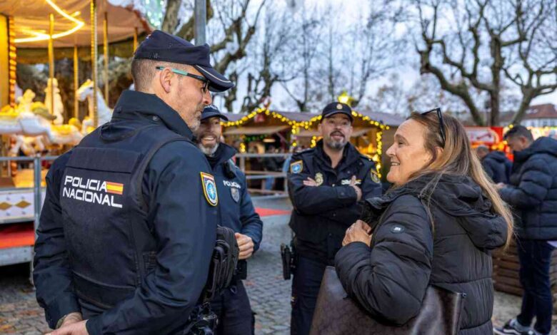 Polícia espanhola na Feira para ajudar cidadãos de visita a Perlim Polícia espanhola na Feira para ajudar cidadãos de visita a Perlim