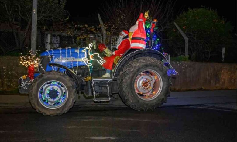 Tratores de Natal iluminaram ruas do concelho de Ovar Tratores de Natal iluminaram ruas do concelho de Ovar