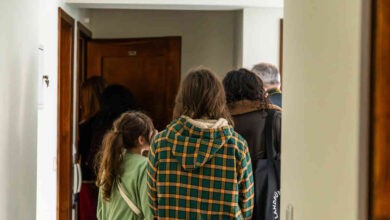 Três famílias começam 2026 num lar estável e digno Três famílias começam 2026 num lar estável e digno
