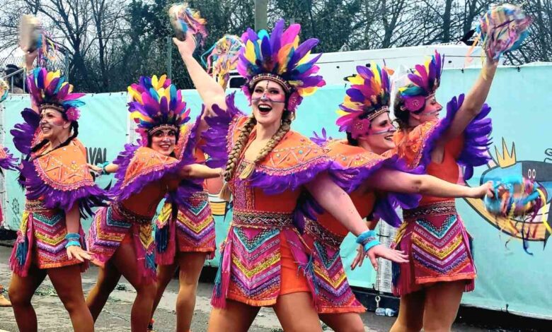 Quase onze mil viram o desfile “fintar” o mau tempo