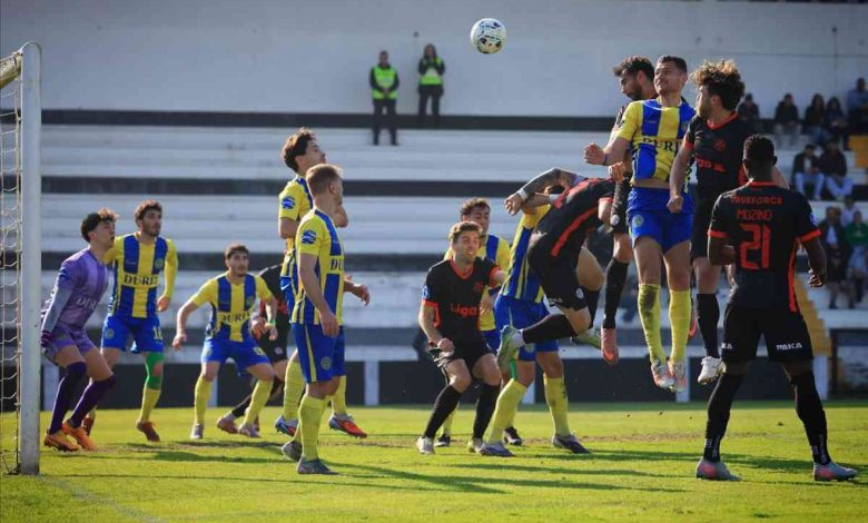Ovarense vence Alba e mantém distância para os perseguidores