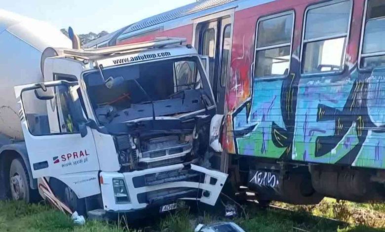 Choque entre “Vouguinha” e camião faz um ferido em Silvalde