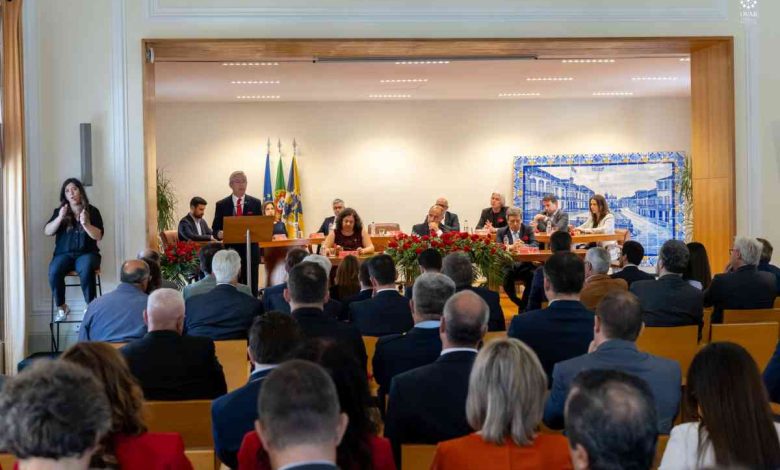 Ovar assinala “Revolução dos Cravos” reforçando o compromisso com habitação, sustentabilidade, coesão e justiça social