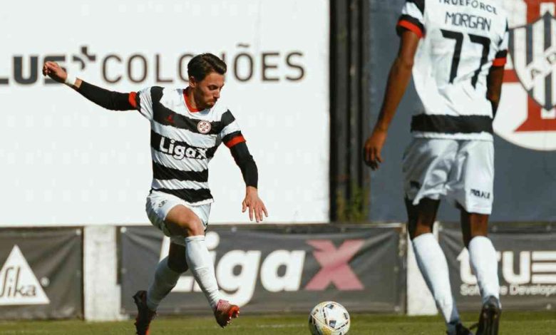 Cheira a campeão no Estádio Marques da Silva de Ovar