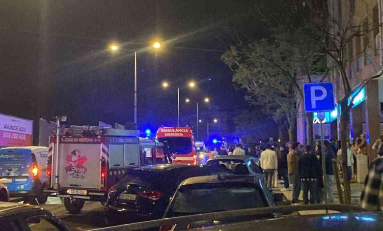 Viatura atropela vários adeptos durante festejos do campeão em São João da Madeira