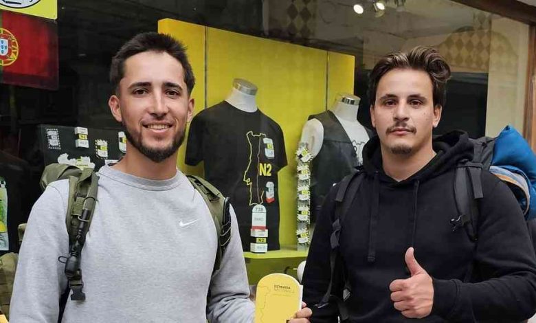 Dois amigos partem de Chaves rumo a Faro a pé pela mítica EN2
