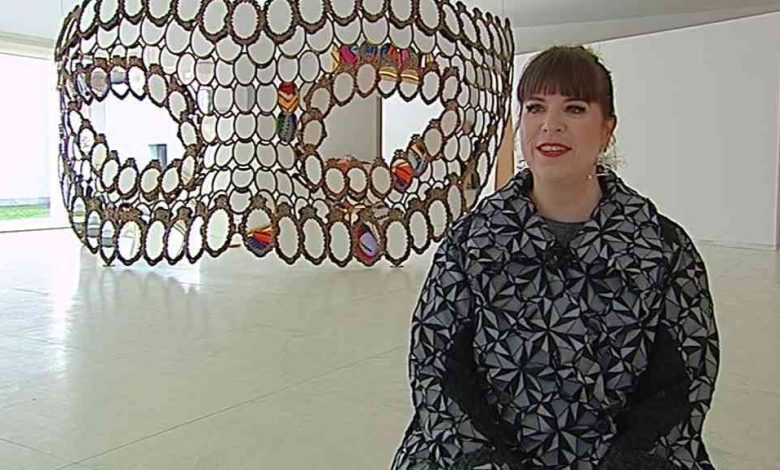 Joana Vasconcelos é o tema do samba-enredo da Costa de Prata Joana Vasconcelos é o tema do samba-enredo da Costa de Prata