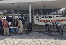 PCP entrega petição na Câmara de Ovar com 500 assinaturas