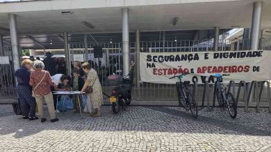 PCP entrega petição na Câmara de Ovar com 500 assinaturas