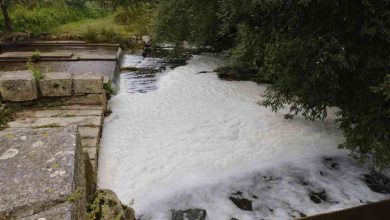 O rio Cáster transformado num “esgoto a céu aberto”