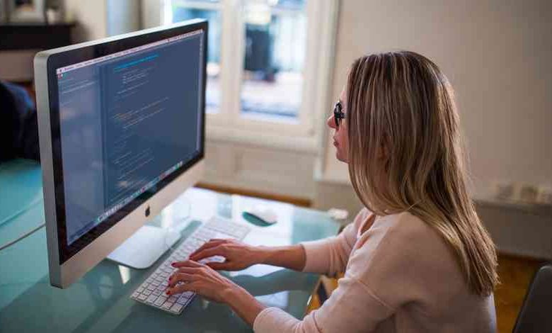 Trabalho independente em Portugal: as plataformas digitais estão a organizar o que era informal Trabalho independente em Portugal: as plataformas digitais estão a organizar o que era informal