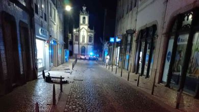 Acidente destrói pilaretes no centro de Ovar Acidente destrói pilaretes no centro de Ovar