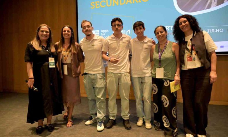 Escolas de Aveiro, Ílhavo, Albergaria-a-Velha, Águeda e Mealhada na final nacional da 12.ª edição do Apps for Good Escolas de Aveiro, Ílhavo, Albergaria-a-Velha, Águeda e Mealhada na final nacional da 12.ª edição do Apps for Good