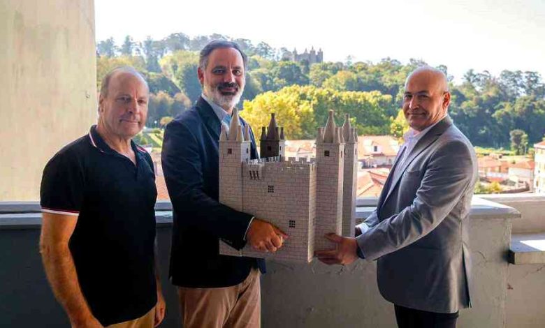 Réplica do Castelo da Feira viaja até Joanesburgo para manter viva a ligação dos feirenses à terra