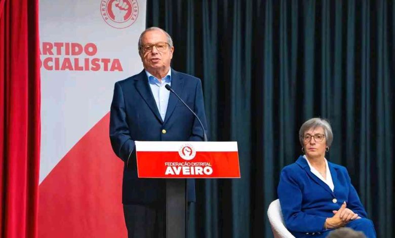 Habitação: Carlos César critica Governo por intolerância em protestos Habitação: Carlos César critica Governo por intolerância em protestos